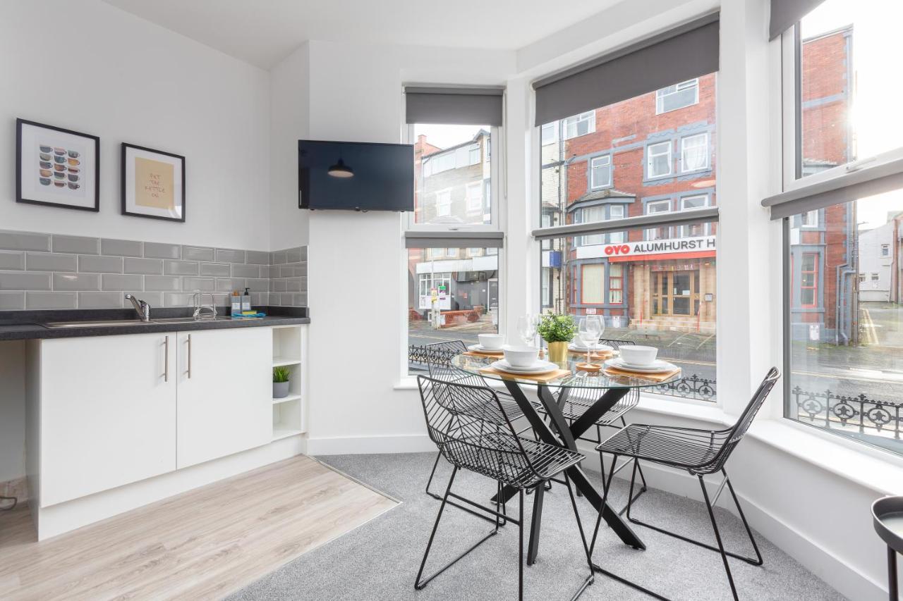 Charles Alexander Short Stay - Charnley House Apartments Blackpool Esterno foto